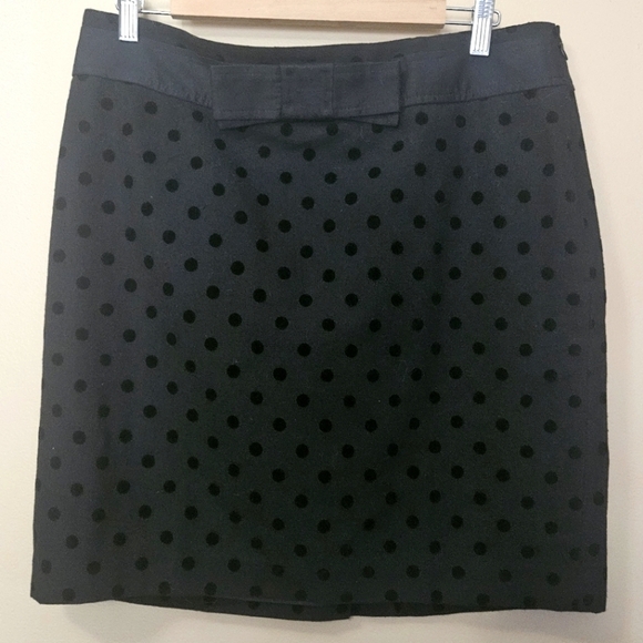 LOFT Dresses & Skirts - Loft Women's Size 12 Polka Dot Front Bow Skirt